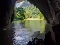 bac han puong cave boats