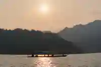 ha giang ba be lake boat