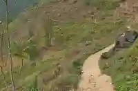 ha giang lung khuy trek path